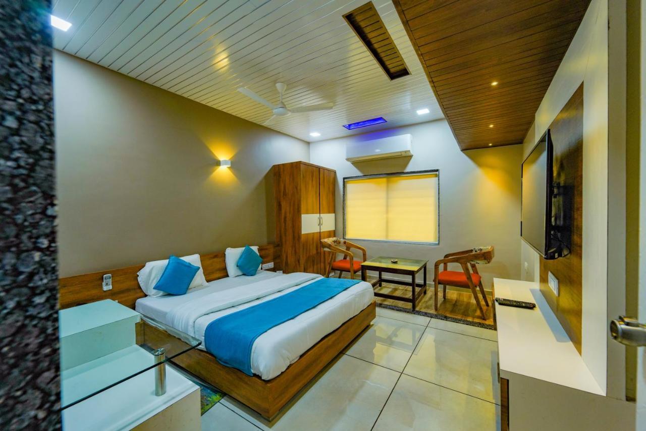 The Nest Residency Hotel Ahmedabad Exterior foto