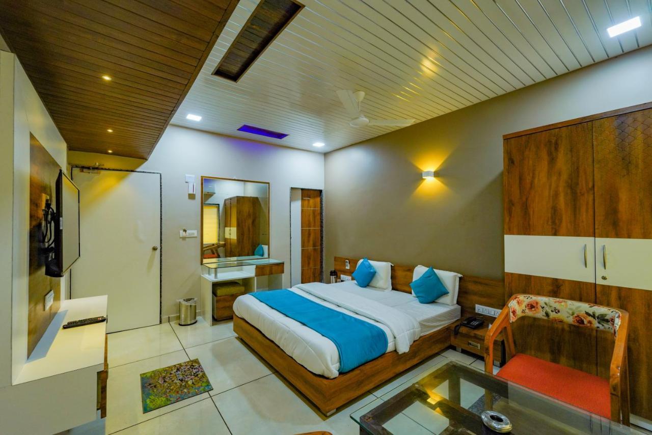 The Nest Residency Hotel Ahmedabad Exterior foto